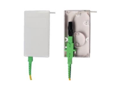 ElectroBase ® Sienas kontaktligzda 3 porti