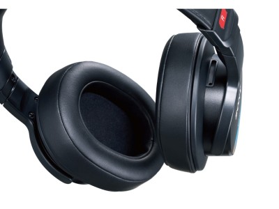 Sony MDR-M1 - closed studio headphones