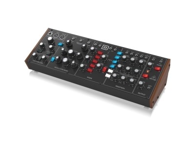 Behringer Model D Black