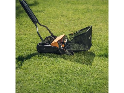 Fiskars StaySharp Max manual reel mower