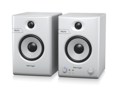 Pair of active studio monitors 4