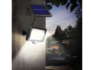 Maclean Energy MCE438 Solar LED Floodlight