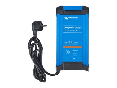 Blue Smart IP22 Charger 12/15 (1)