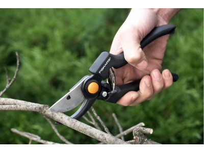 Fiskars 111960 pruning shears Bypass Black