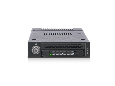 IcyDock 1xM.2 NVMe to 1x3