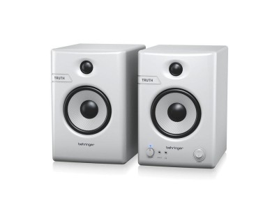 Pair of active studio monitors 4