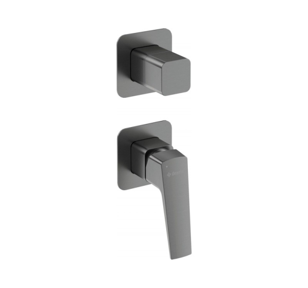 Shower valve with spray switch