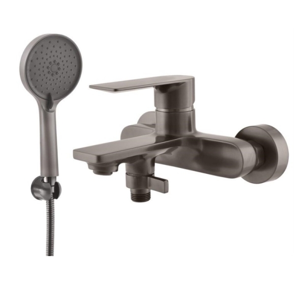 Metal mixer for bath with head