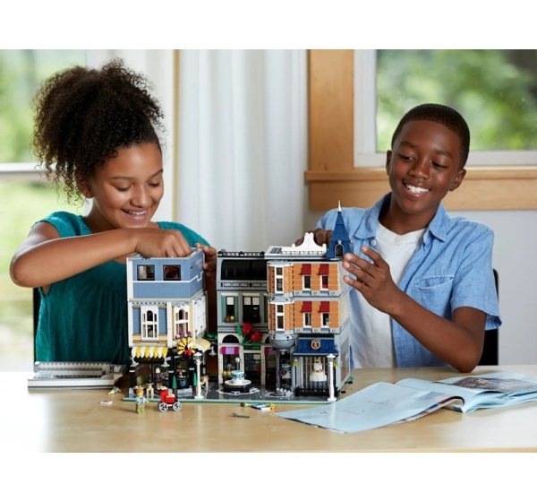 LEGO CREATOR EXPERT 10255 Assembly Square
