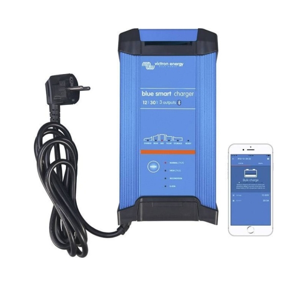 Blue Smart IP22 Charger 12/20 (1)