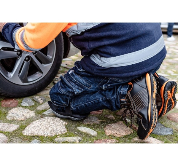 NEO tools 82-104 safety footwear