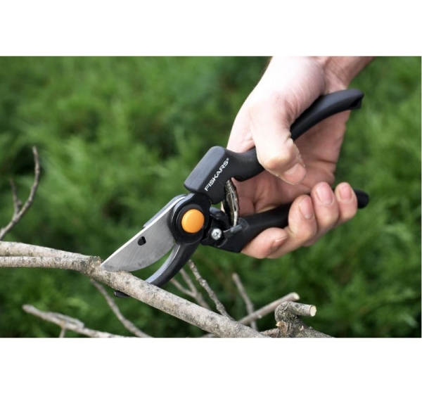 Fiskars 111960 pruning shears Bypass Black