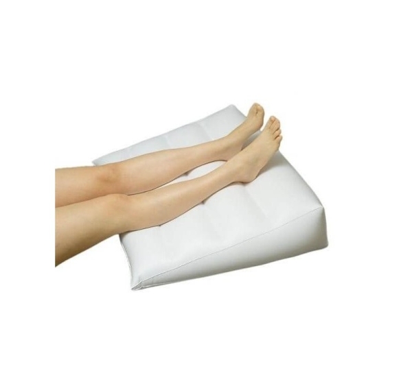 Inflatable orthopaedic leg and back cushion