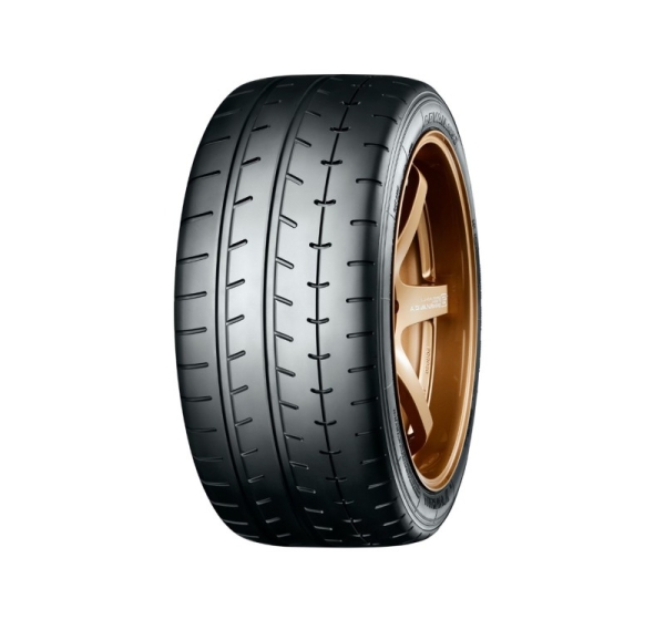 Opona 235/45 R18 98Y Yokohama ADVAN A052 Etykieta:D-B-B-71 dB